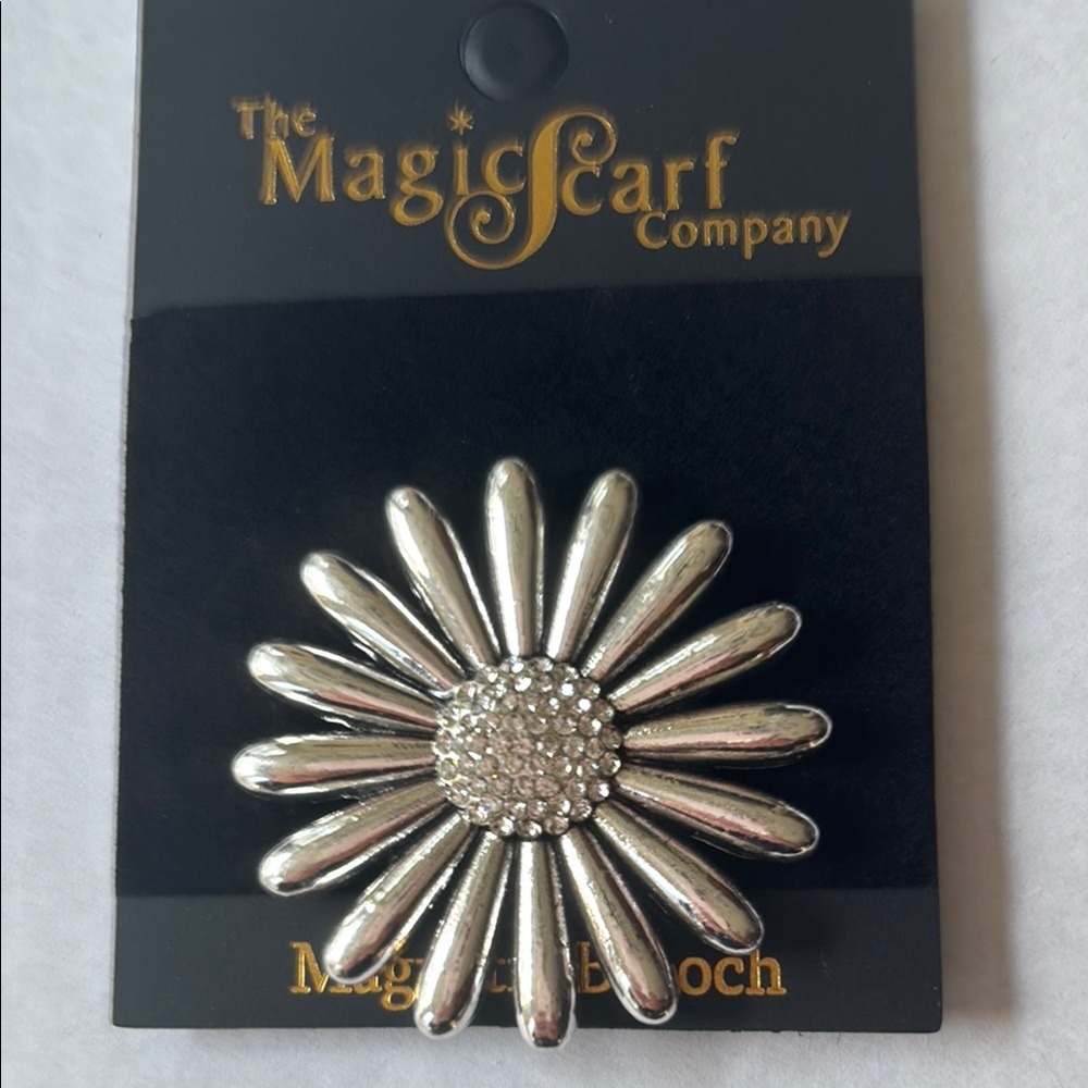Silver Sparkly Daisy Brooch